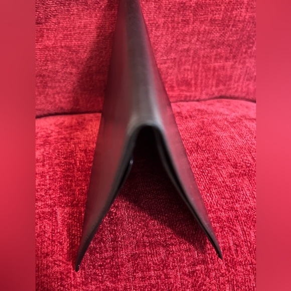 GUCCI AUTHENTIC BLACK CALFSKIN LEATHER UNISEX BIFOLD WITH ID COMPARTMENT. EUC. - Picture 9 of 10